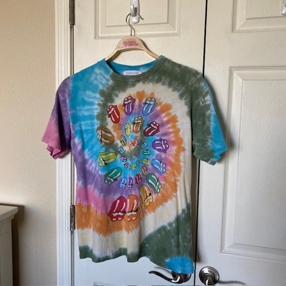 DAYDREAMER-OFF THE SHOULDER TEE
